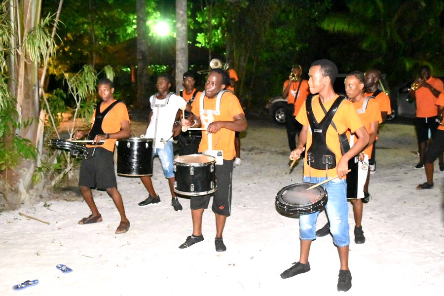 Anjuli Nature Resort — liveband optreden